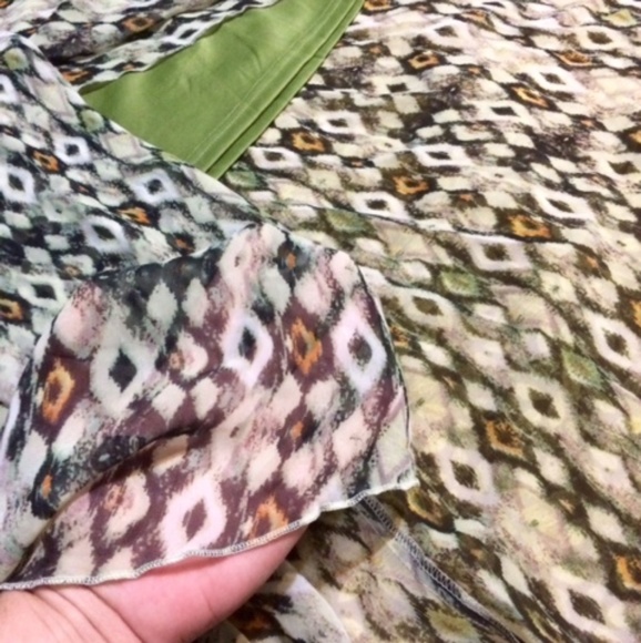 High-low snake print skirt. - Picture 4 of 4